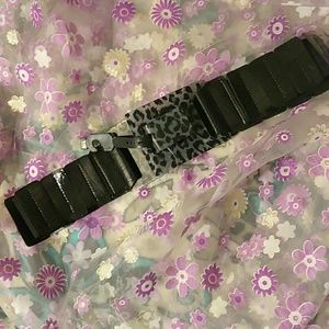 NWOT --Black Textured Animal Print Belt